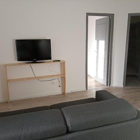 Appart Proche Toutes Commodites Souvigny Kültér fotó
