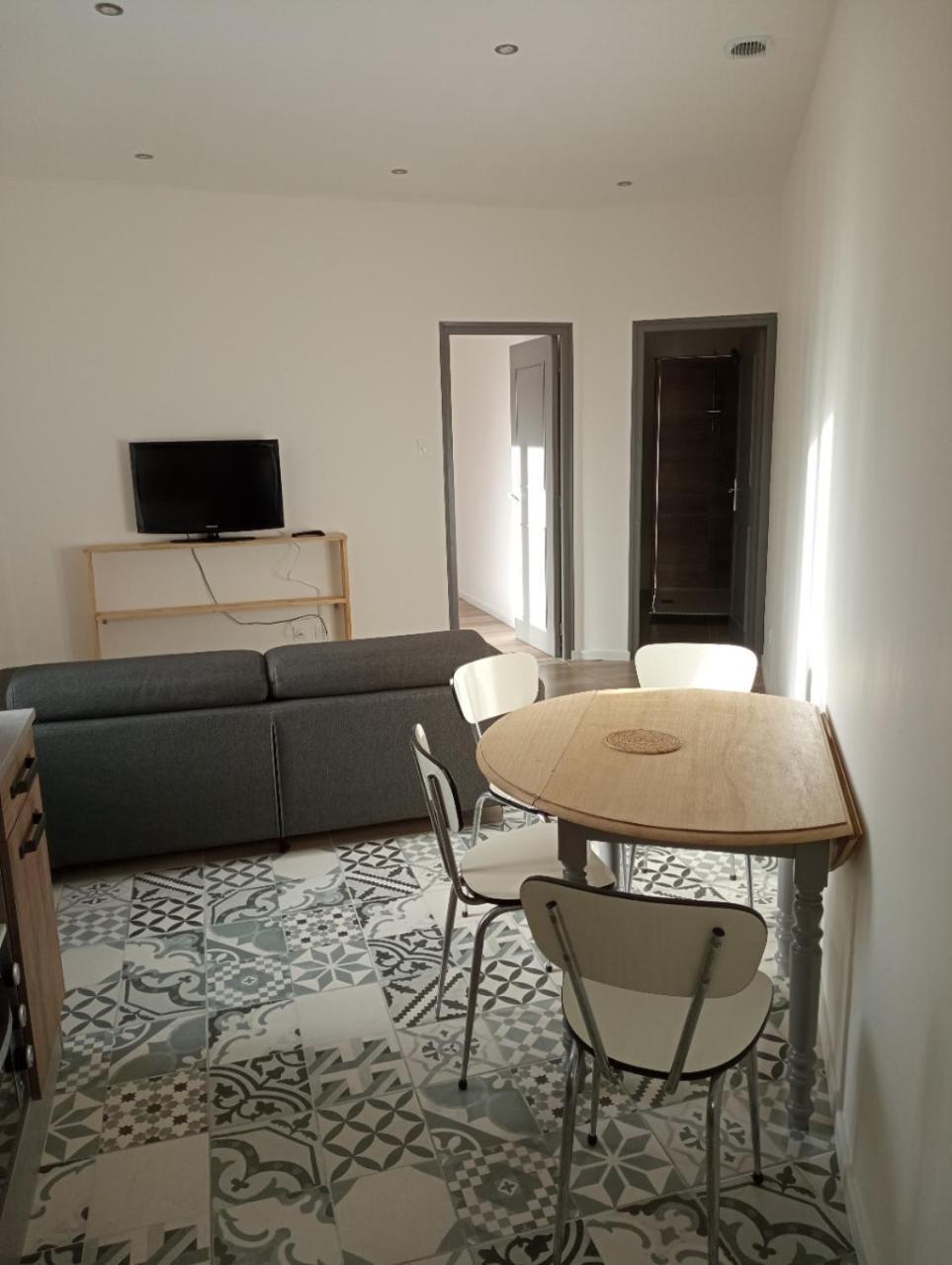 Appart Proche Toutes Commodites Souvigny Kültér fotó